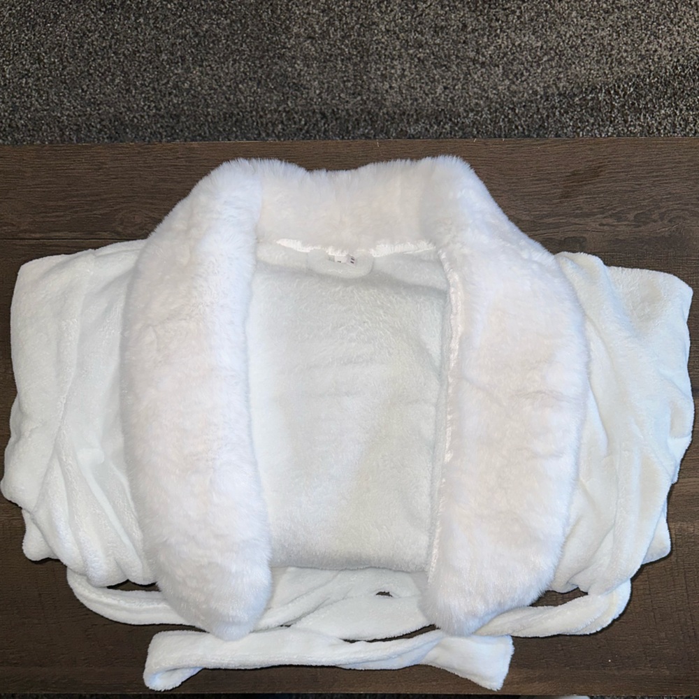 Pottery Barn Robe - Picture 3 of 8